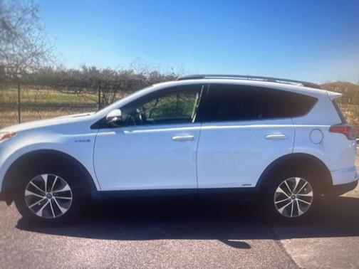 2018 Toyota RAV4 Hybrid XLE