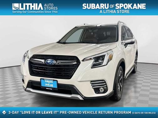 Crystal White Pearl 2022 Subaru Forester Touring