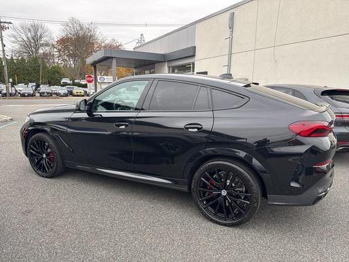 2023 BMW X6 M50i