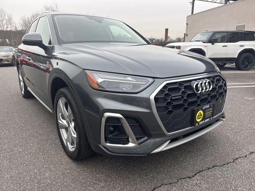 2023 Audi Q5 45 S line Premium Plus