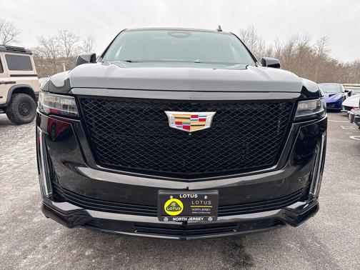 2023 Cadillac Escalade Sport