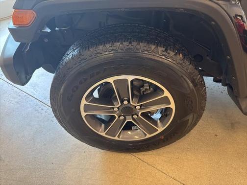 2023 Jeep Wrangler 4-Door Sahara 4x4