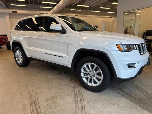 2022 Jeep Grand Cherokee Laredo