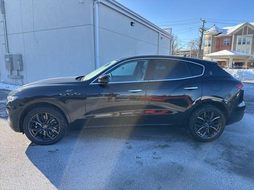 2024 Maserati Levante GT Ultima