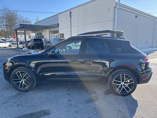 2022 Porsche Macan Base