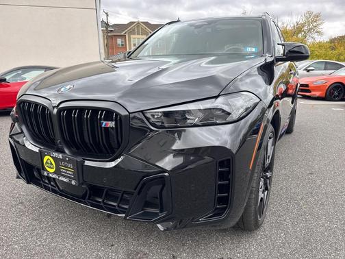 2025 BMW X5 M60i