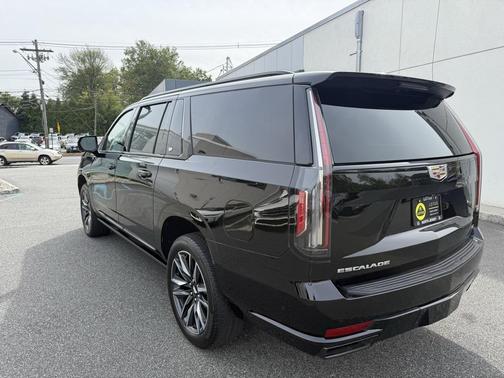 2023 Cadillac Escalade ESV Sport