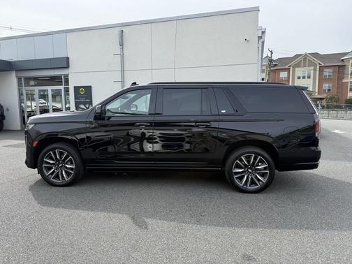 2023 Cadillac Escalade ESV Sport