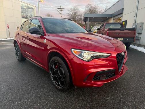 2022 Alfa Romeo Stelvio Quadrifoglio