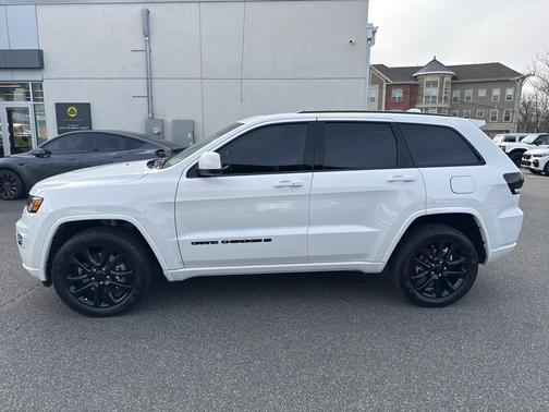 2022 Jeep Grand Cherokee Laredo