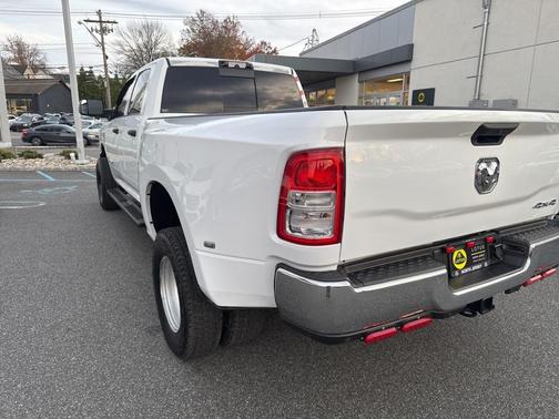 2022 RAM 3500 Tradesman Crew Cab 4x4 8' Box