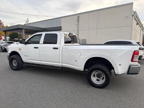 2022 RAM 3500 Tradesman Crew Cab 4x4 8' Box