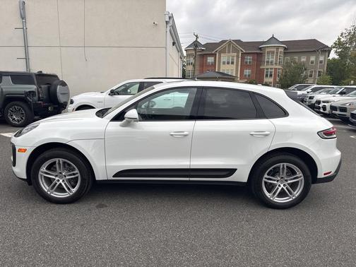 2025 Porsche Macan 