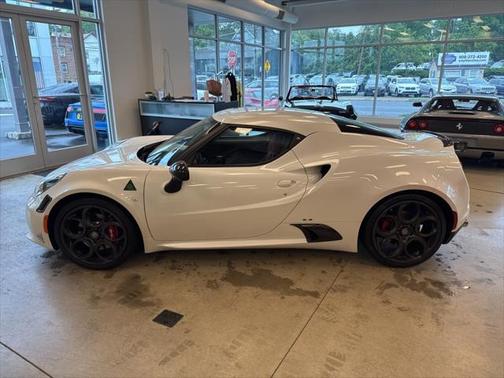 2017 Alfa Romeo 4C Base