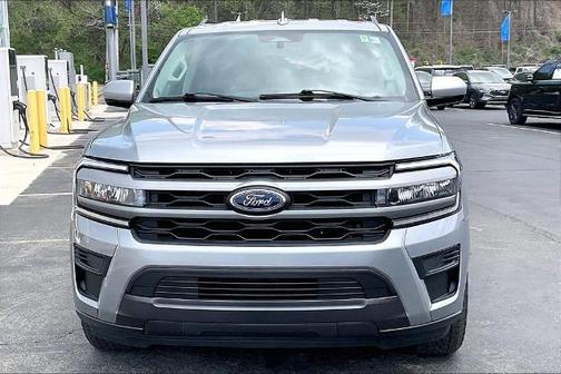 ICONIC SILVER METALLIC 2024 Ford Expedition XLT