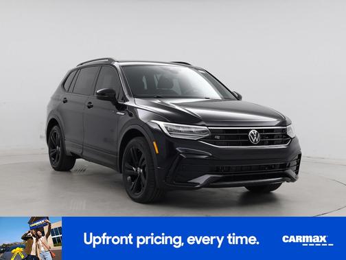 Black 2023 Volkswagen Tiguan SE R-Line Black
