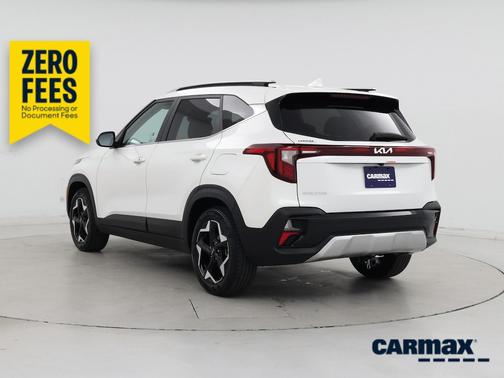 White 2026 Kia Seltos EX