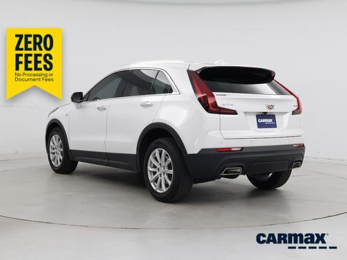 White 2022 Cadillac XT4 Luxury