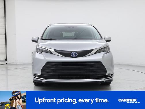 Silver 2024 Toyota Sienna XLE