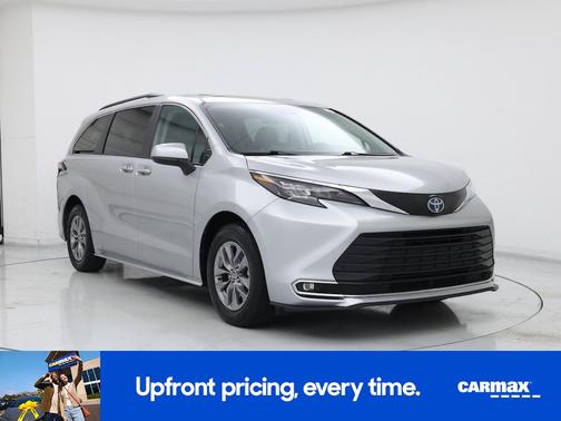 Silver 2024 Toyota Sienna XLE