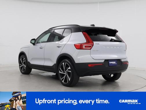 Pearl 2022 Volvo XC40 T5 R-Design