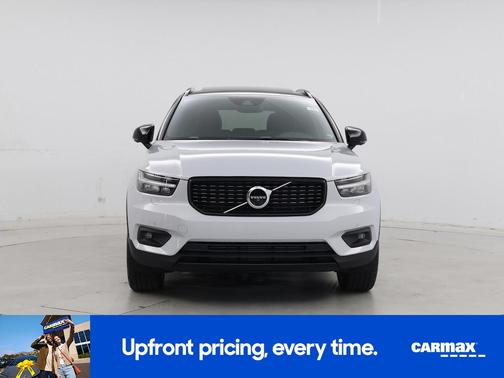 Pearl 2022 Volvo XC40 T5 R-Design