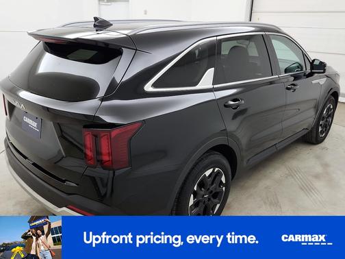 Black 2024 Kia Sorento S