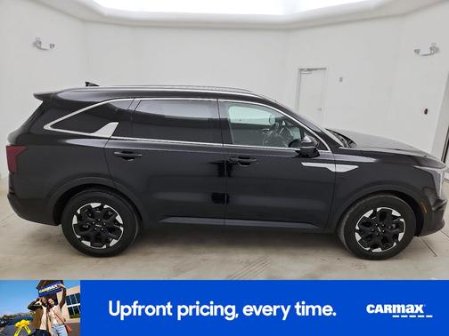 Black 2024 Kia Sorento S