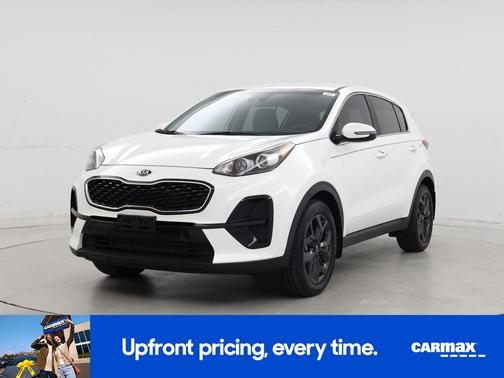 White 2022 Kia Sportage LX