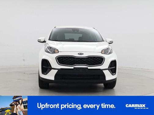 White 2022 Kia Sportage LX