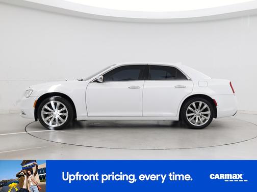 White 2018 Chrysler 300 Limited