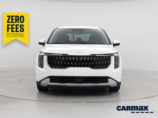 White 2025 Kia Carnival LXS