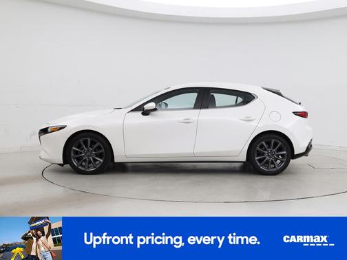 White 2022 Mazda Mazda3 Select