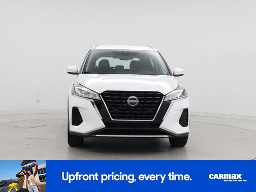 White 2024 Nissan Kicks SV
