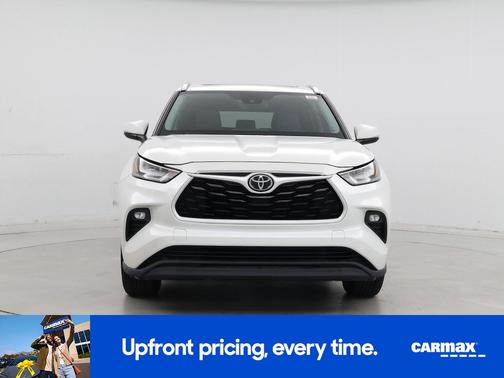 White 2020 Toyota Highlander XLE