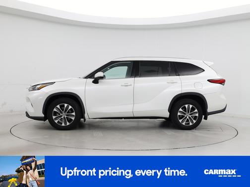 White 2020 Toyota Highlander XLE