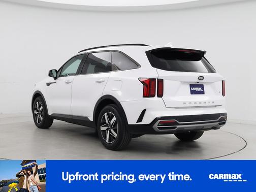 White 2021 Kia Sorento S