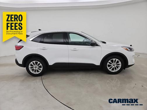 White 2022 Ford Escape SE