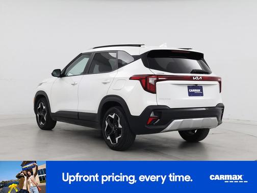 White 2025 Kia Seltos S