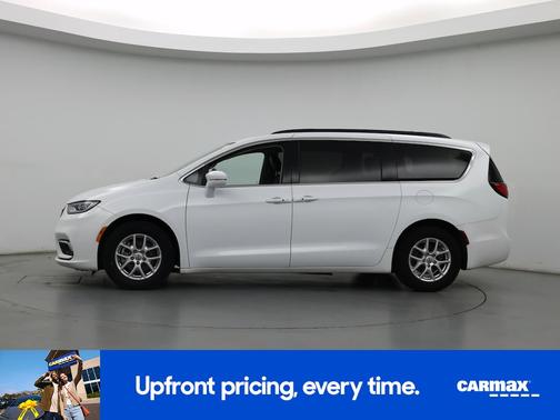 White 2022 Chrysler Pacifica Touring L