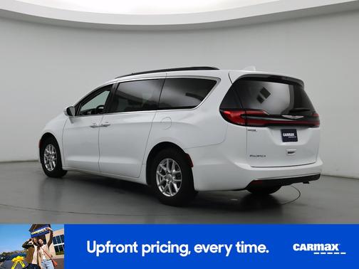 White 2022 Chrysler Pacifica Touring L