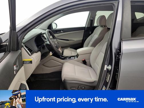 Gray 2018 Hyundai TUCSON SE