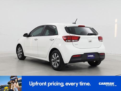 White 2022 Kia Rio S
