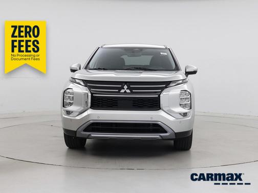 Silver 2025 Mitsubishi Outlander SE
