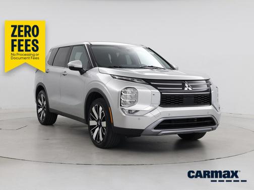 Silver 2025 Mitsubishi Outlander SE