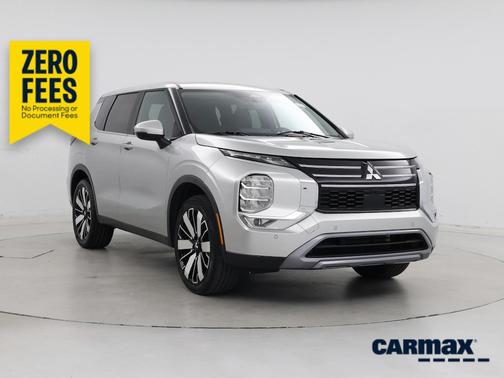 Silver 2025 Mitsubishi Outlander SE