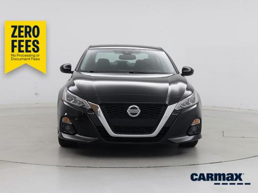 Black 2020 Nissan Altima SV