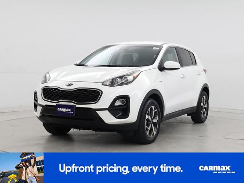 White 2022 Kia Sportage LX
