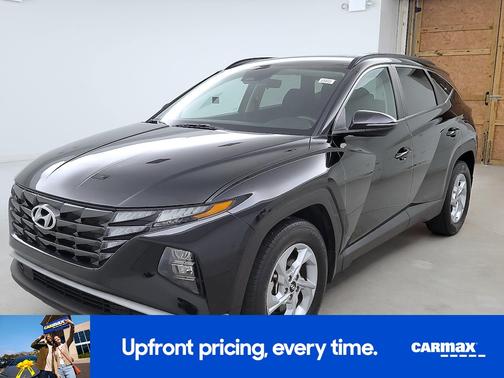 Black 2023 Hyundai TUCSON SE