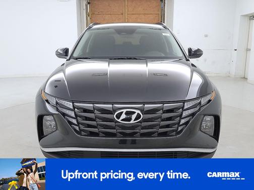 Black 2023 Hyundai TUCSON SE